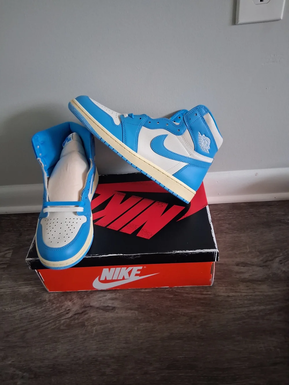 BRAND NEW IN BOX REIMAGINED UNC AIR JORDAN 1 Jordan High-Top Sneakers